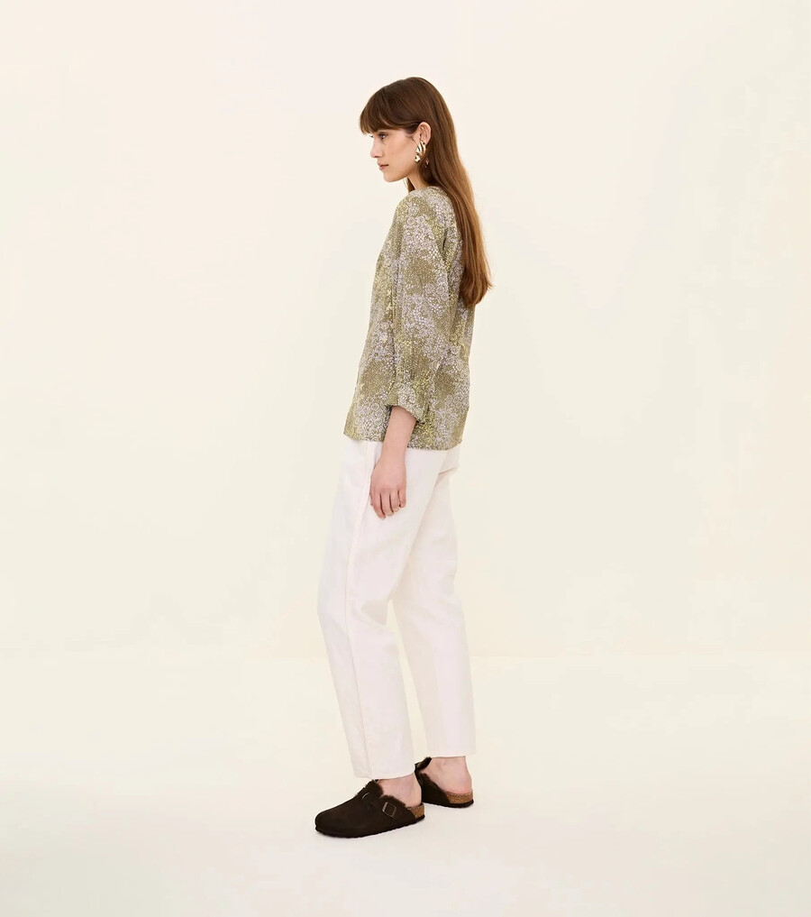 blusa floreciente