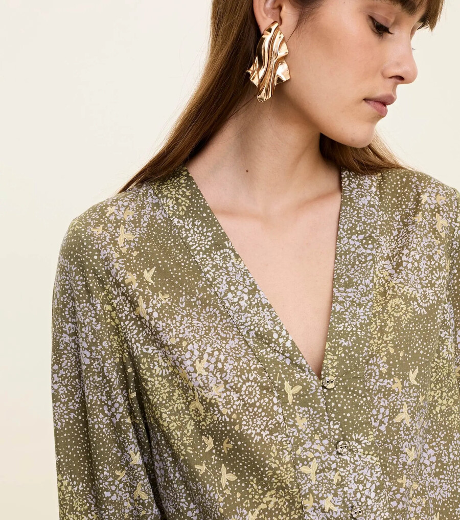blusa floreciente