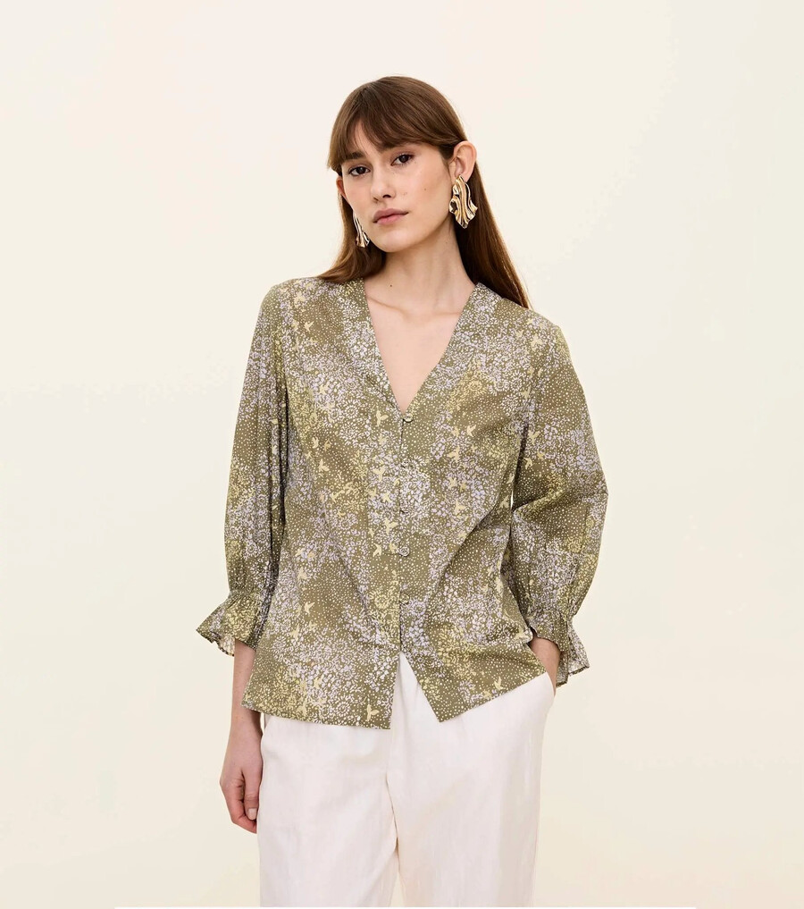 blusa floreciente