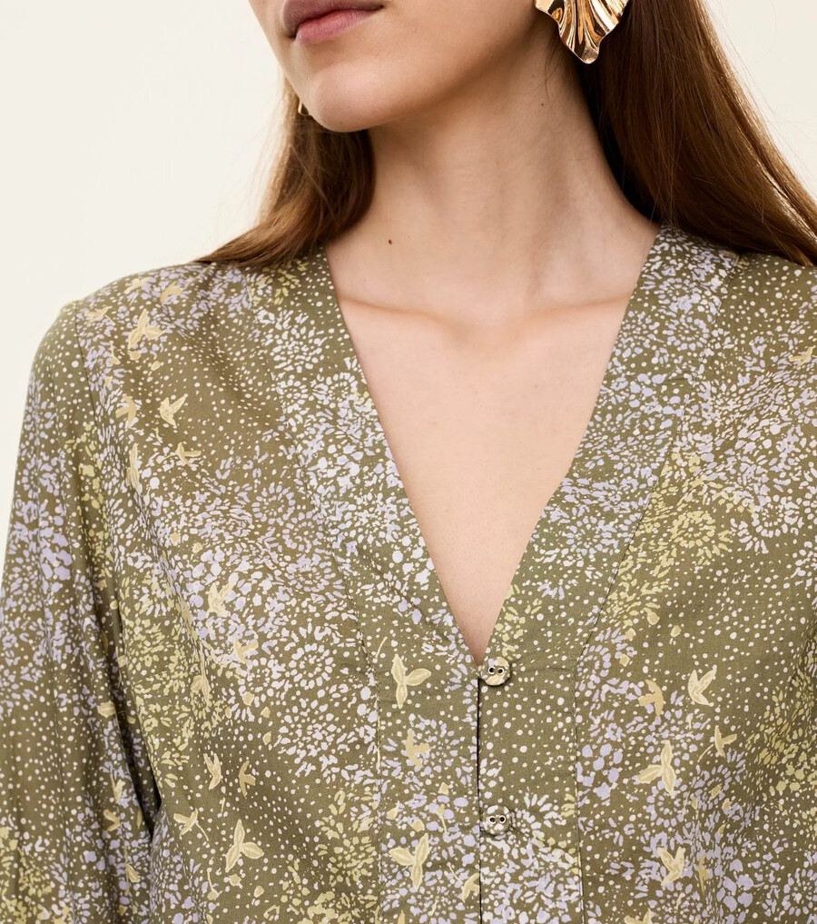 blusa floreciente